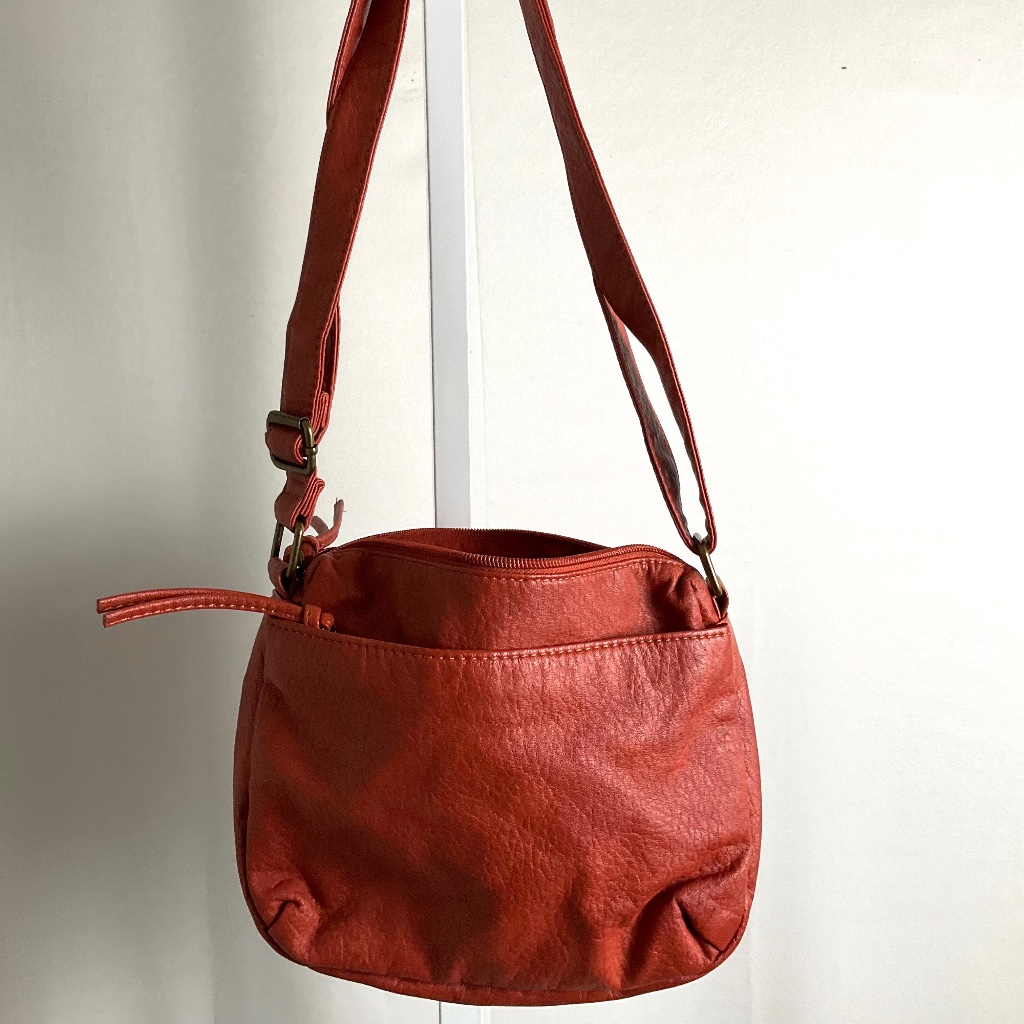 Bueno Women's Crossbody Purse/Handbag!